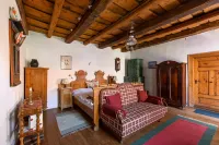 Count Kalnoky's Transylvanian Guesthouse فنادق في Miclosoara