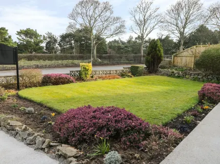 Manor Heath - the Penthouse Отели в г. Скалби