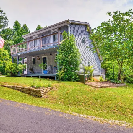 Tennessee Cabin Getaway Near Dale Hollow Lake!