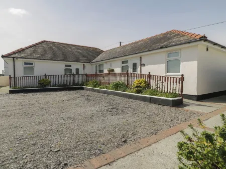 Sea Spray Отели рядом с достопримечательностью «Airworld Aviation Museum»