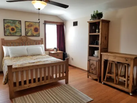 The Lofts at Mendelbaum Cellars Отели рядом с достопримечательностью «Грейп Крик Вайнярдс»