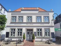 Hotel zur Linde | Hotel - Restaurant - Partyservice Hotels in Dithmarschen