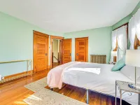 Dog-Friendly Atlantic Farmhouse w/ Spacious Yard! Hotels in Atlantic
