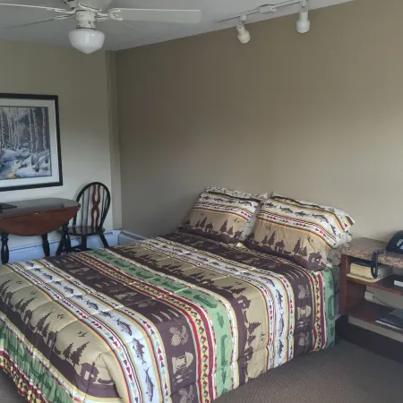 Evergreen Inn