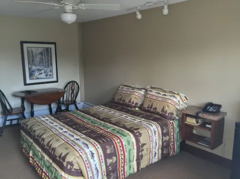 Evergreen Inn