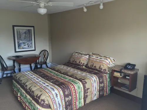Evergreen Inn Hotels in Osceola