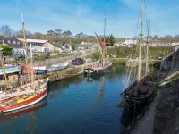 20 Keay Heights Hotels in Treverbyn