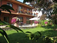 Agriturismo La Virginia Hotel a Revello