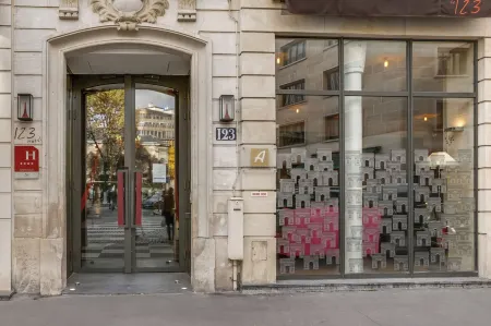 Le 123 Elysees - Astotel