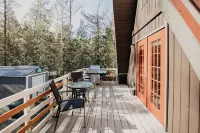 05Mbh - Economical - Wifi - Pets Ok - F/p - D/w - Sleeps 2 1 Bedroom Apts by RedAwning