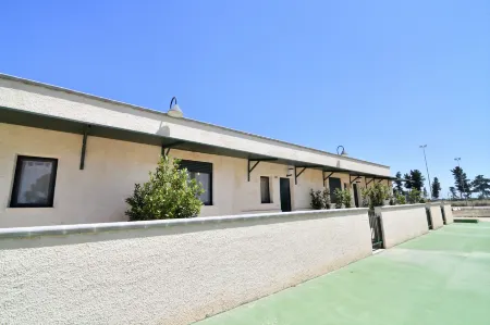 Laurito Resort & Spa Отели рядом с достопримечательностью «Tsunami Water Park»