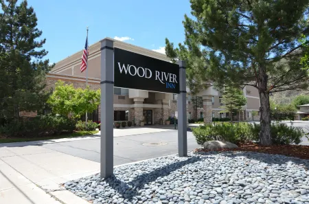 Wood River Inn & Suite