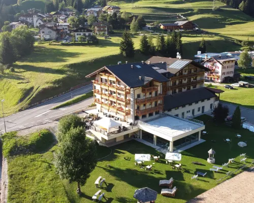 Wellness Hotel Dolomia Hotels in Soraga