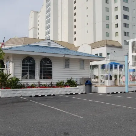Thunderbird Beach Motel