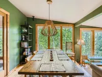 High Altitude Haven 3 Bedroom Home by RedAwning Hotels in Fairplay
