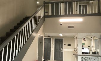 Hometown Inn & Suites