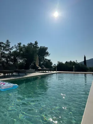 Elpida Luxury Apartments Suites