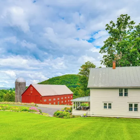 Idyllic Vermont Farmhouse: Mtn Views on 200 Acres!
