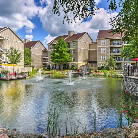 Unwind Fireside! Condo 4 Mi to Branson Strip