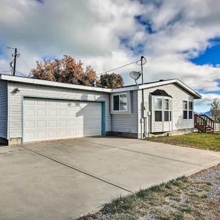 Spacious Family Home w/ Kayak + Deck on Bear Lake!