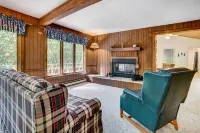 Pet-Friendly Gem: Hike, Fish & Golf in Gaylord - Haustierfreundliche