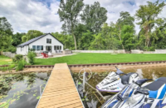 ニューリー ビルト ジレッツ レイク ジェム : ドック & ホット タブ