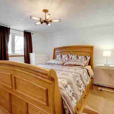 Pet-Friendly Minneapolis Apt Near Shops and Dining! Rooms