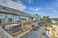 Deck, Fire Pit & Pool Access at Poconos Retreat! - Spa