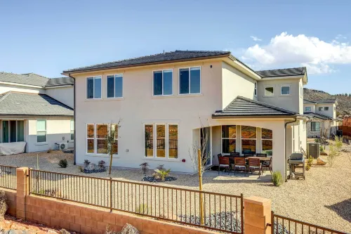 Washington Home w/ Mtn Views, Near Hiking! - واي فاي