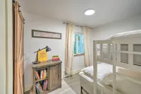 Farmhouse w/ Private Hot Tub < 1 Mile to Birch Bay