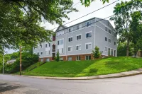 Walk to W&l: Lexington Condo Near Shops & Dining - Pysäköinti