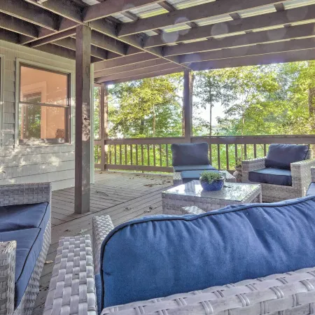 Highlands Home w/ Fireplace, Views, & Trails!
