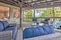 Highlands Home w/ Fireplace, Views, & Trails! - balcón