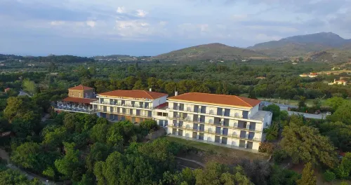 Delfinia Hotel & Bungalows Hotels in Petra