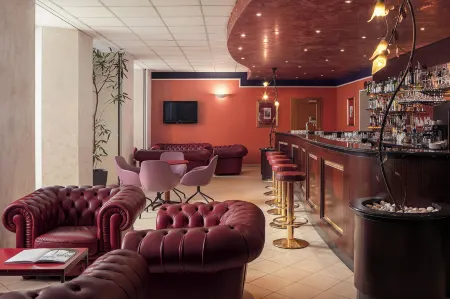 Hotel Caesar Prague Отели рядом с достопримечательностью «Кафедральный собор Святых Кирилла и Мефодия»