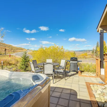 Ski-in/Ski-Out Granby Townhouse w/ Private Hot Tub