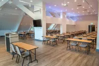 Rubin Wellness & Conference Hotel فنادق في Budaors