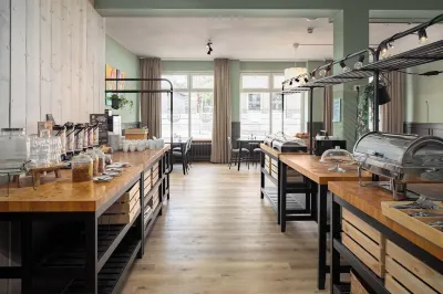 Hotel de Korenwolf Hotels near Boscafé 't Hijgend Hert'