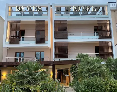 Deves Hotel