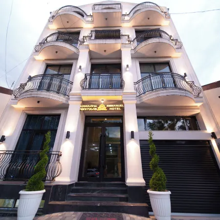 Emmanuel Hotel Yerevan Отели рядом с достопримечательностью «Железнодорожный вокзал Еревана»