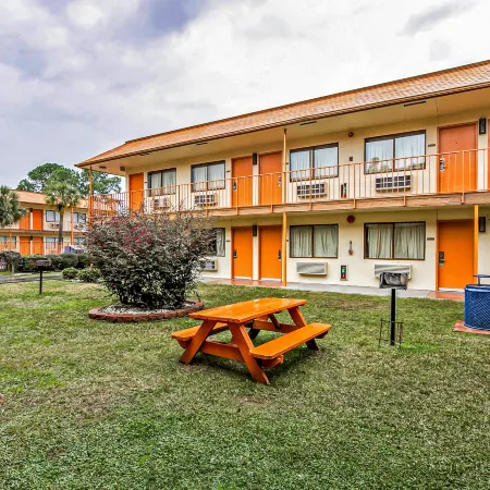 OYO Hotel Lake Charles Hwy 10