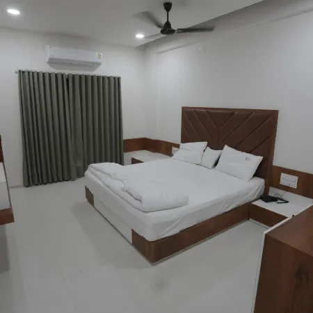 Hotel Opera - Sasan Gir 朱納格特住宿飯店