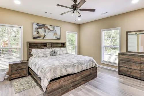 11 Mi to Troy University: Family Home w/ Yard - 3-Star