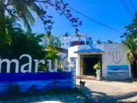 Maru's Beachfront Rooms