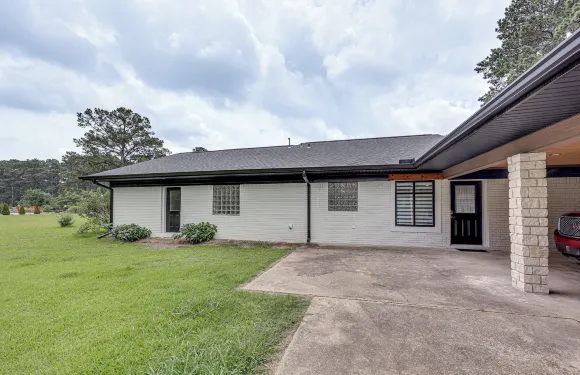 距Sau不到1英里：帶庭院的新裝修住宅！