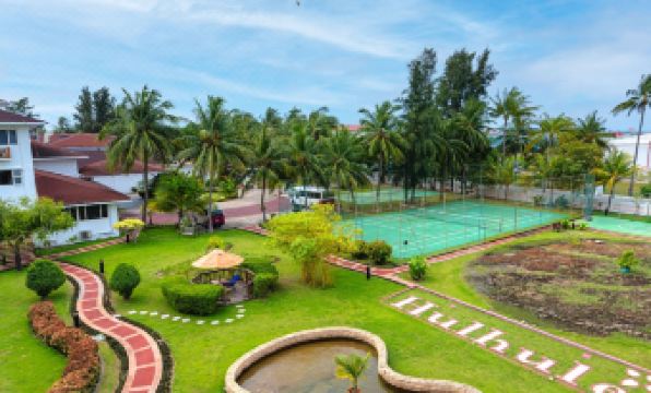 Hulhule Island Hotel