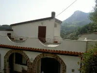 Maripetra B&B فنادق في Belvedere Marittimo