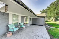 Yard and Patio Dallas Area Home by Parks and Dining