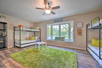 Huge Lutz Family Retreat w/ Game Room & Pool!