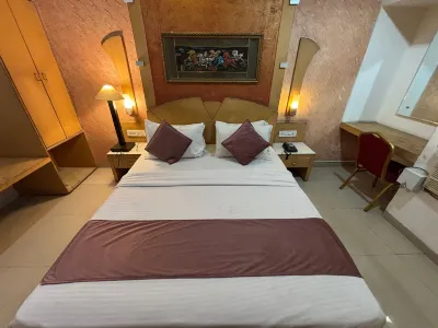 Hotel Paradise Hotels in Indore